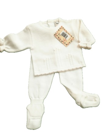 Conjunto de bebé blanco de lana Conjunto de bebé blanco de lana de 2 piezas. Jersey y polainas. Composición: Lana REF. : B260